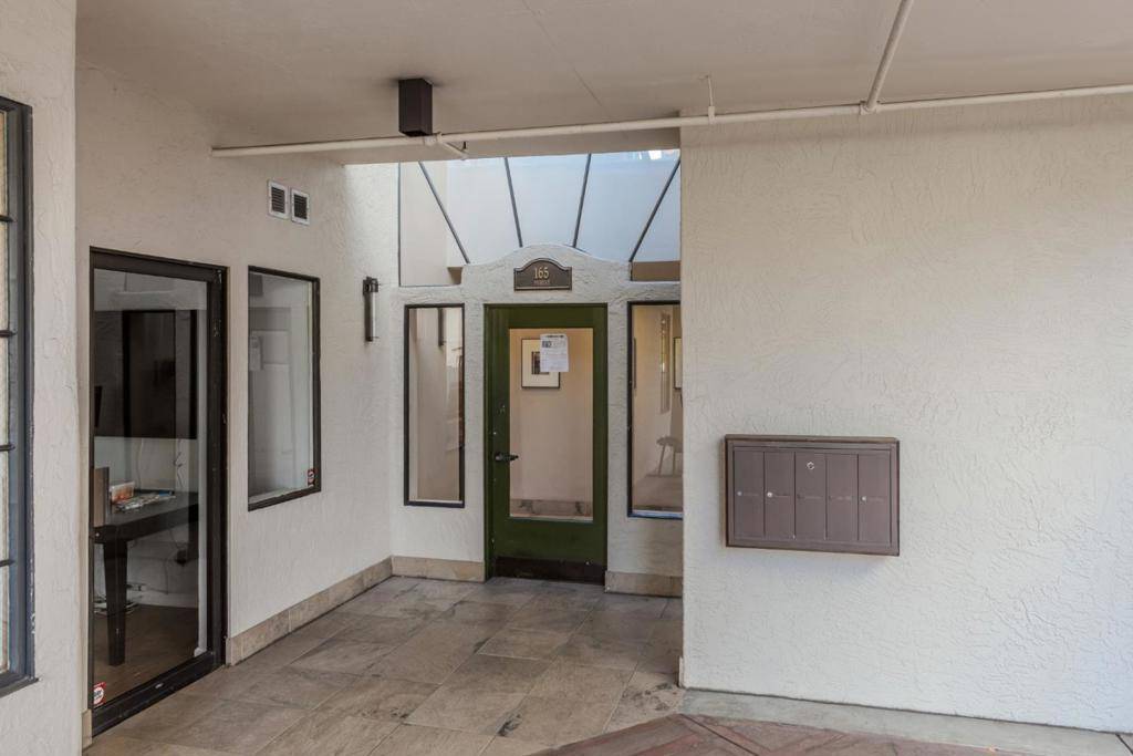 Palo Alto, CA 94301,165 Forest AVE #2A