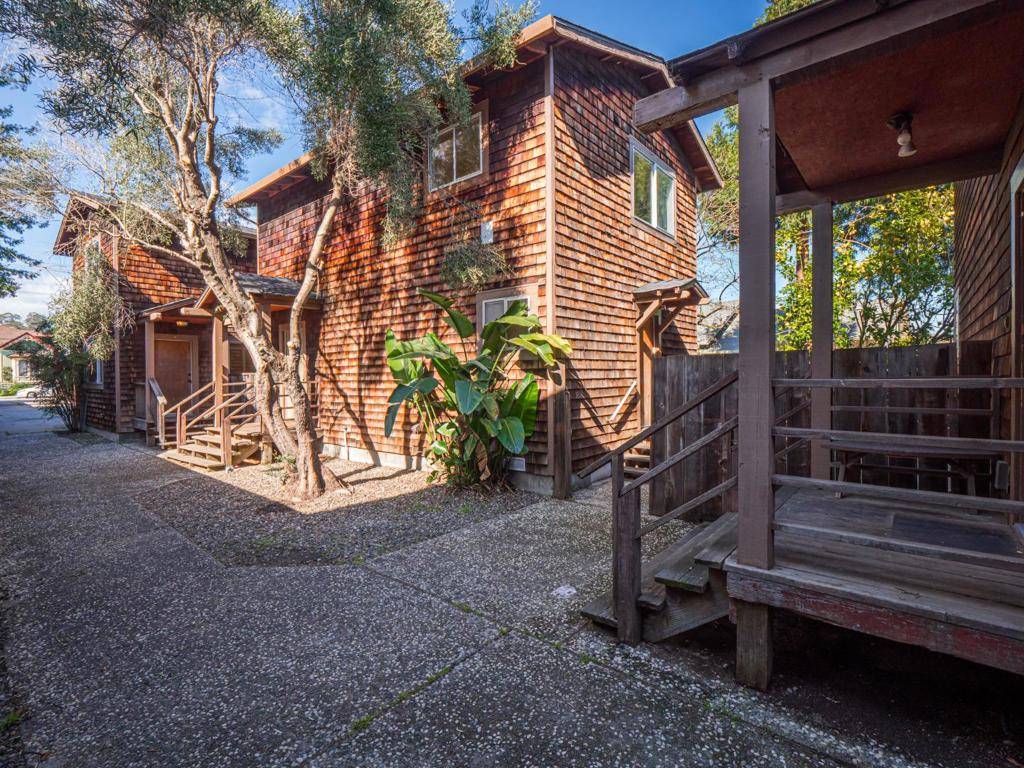 Santa Cruz, CA 95060,121 Kennan ST