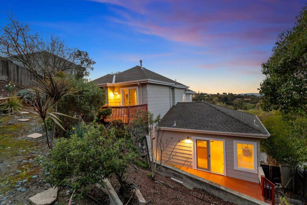Redwood City, CA 94062,388 Greendale WAY