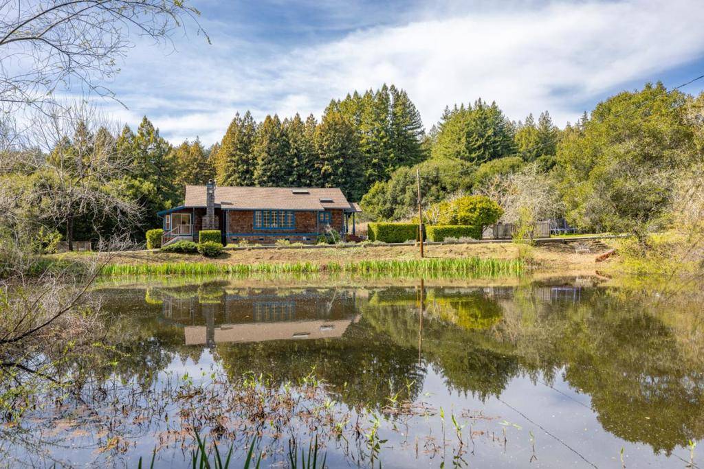 Aptos, CA 95003,495 Larsen RD