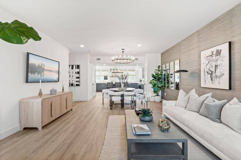 Sunnyvale, CA 94085,590 Compton TER
