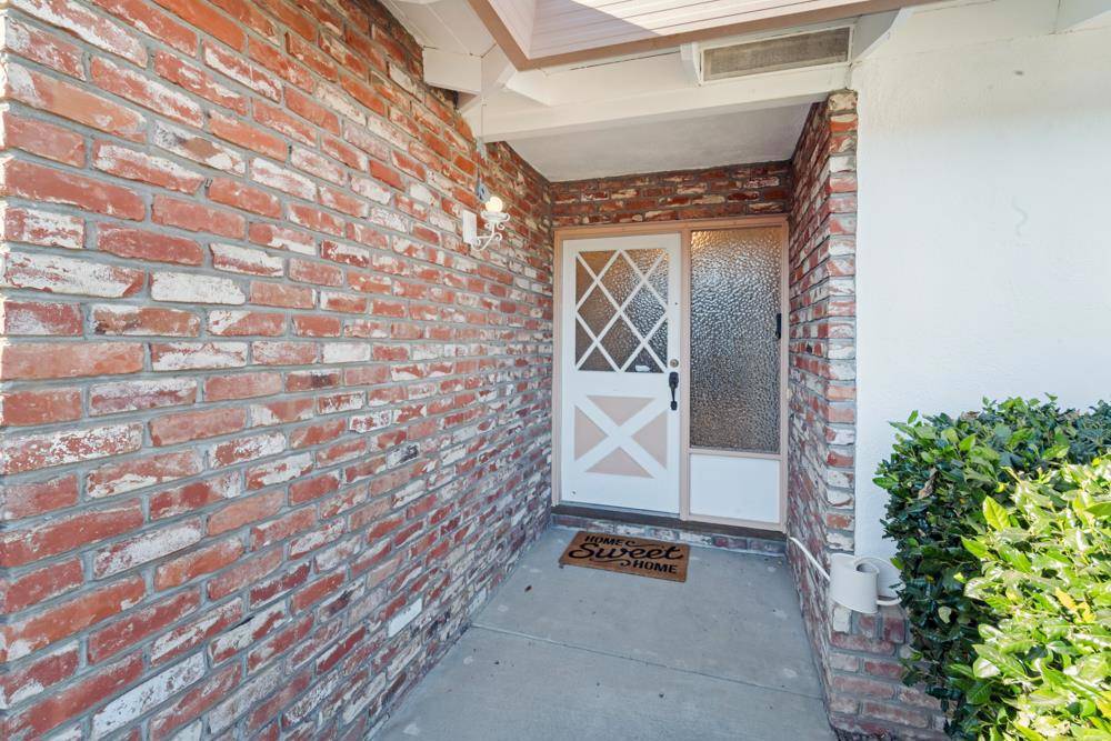Hollister, CA 95023,281 Donald DR