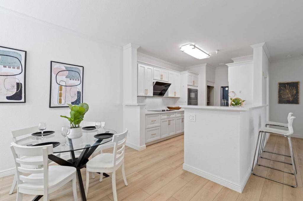 Sunnyvale, CA 94085,250 Santa Fe TER #219