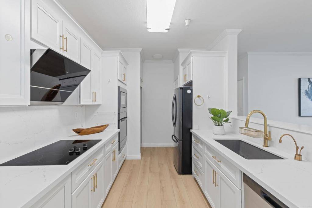 Sunnyvale, CA 94085,250 Santa Fe TER #219