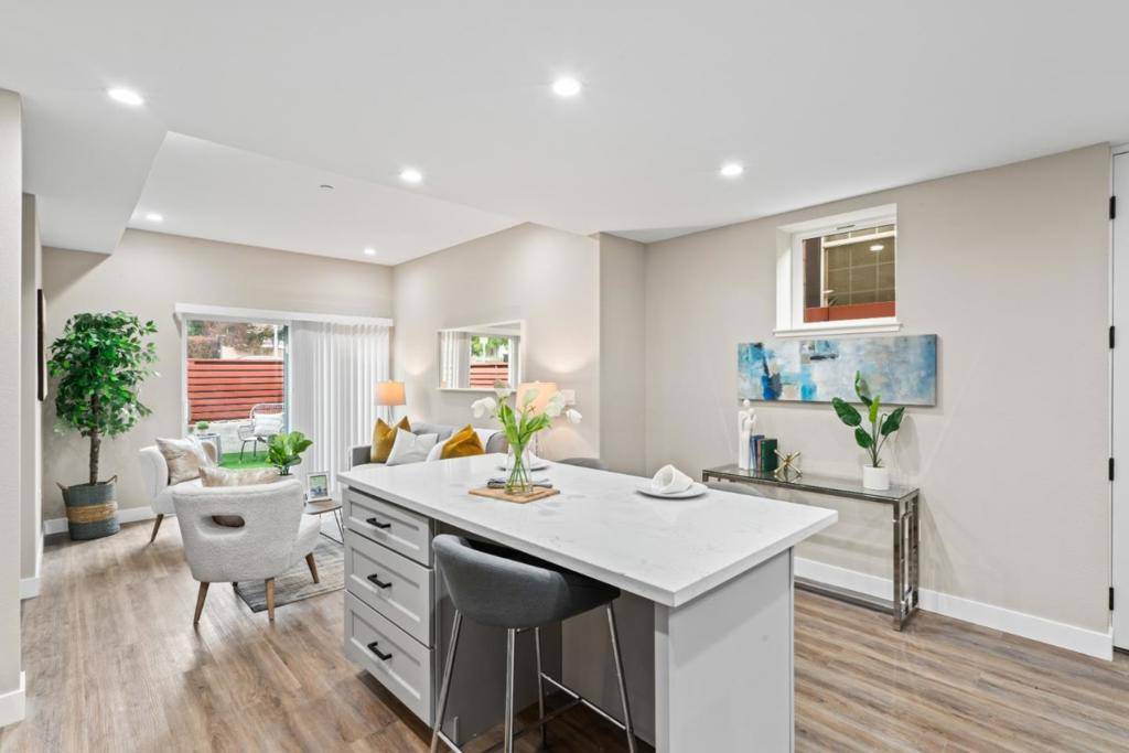 South San Francisco, CA 94080,645 Baden AVE #5