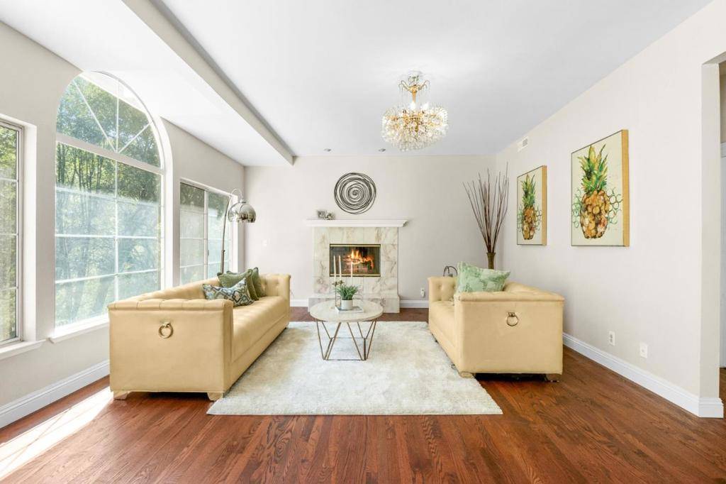 Oakland, CA 94611,5800 Westover DR
