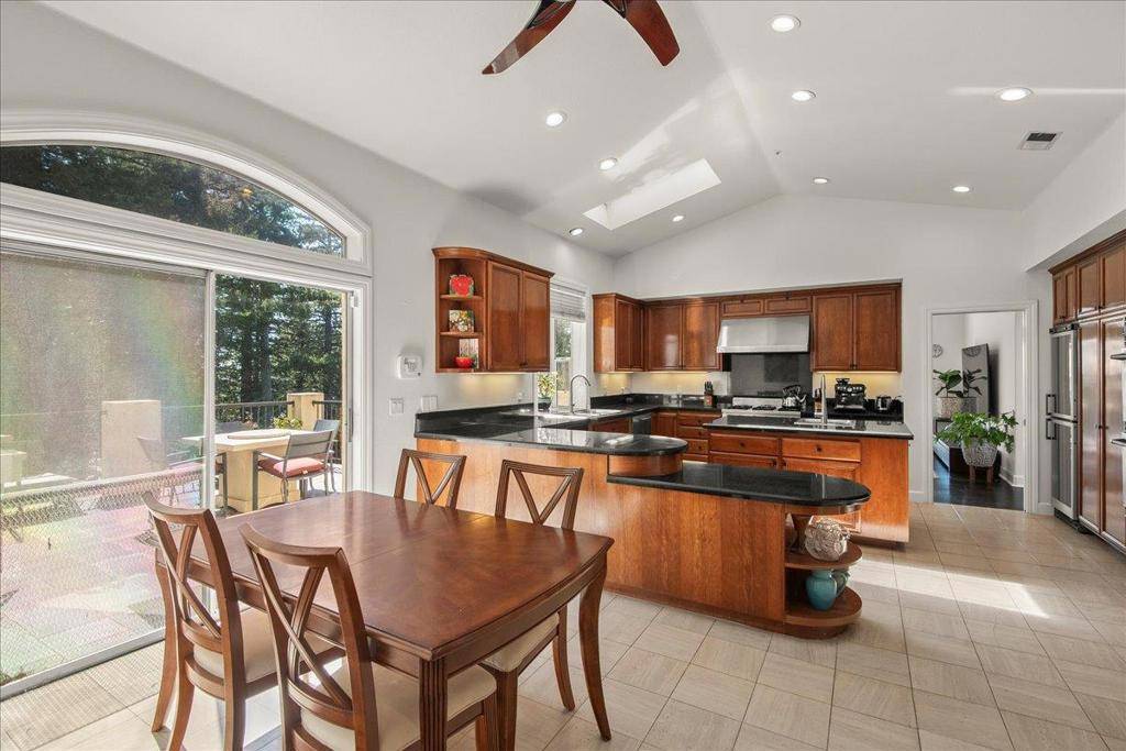 54 Old Orchard RD Los Gatos, CA 95033