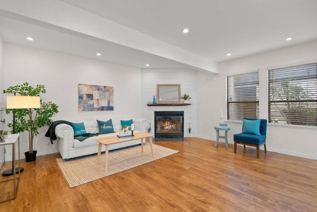 Santa Cruz, CA 95062,3823 Brommer ST