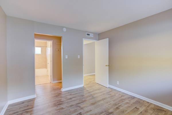 Belmont, CA 94002,2220 Lake RD #D5