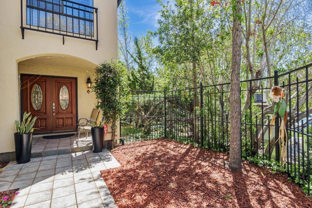 San Carlos, CA 94070,1109 Royal LN