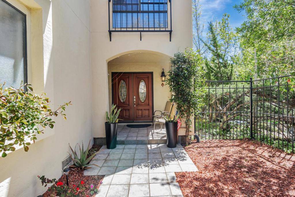 San Carlos, CA 94070,1109 Royal LN