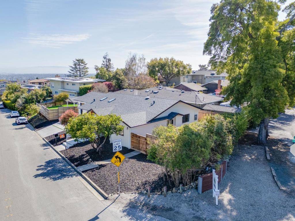 Redwood City, CA 94062,3845 East Lake WAY