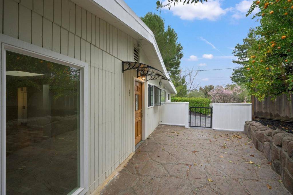 Portola Valley, CA 94028,240 Dedalera DR