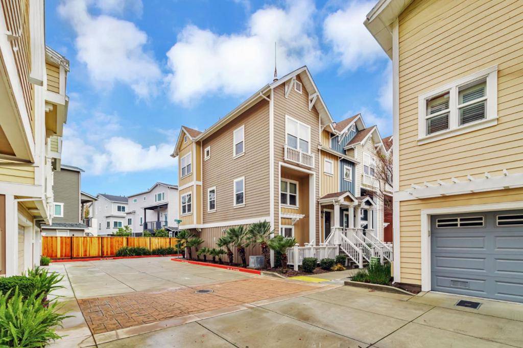 Mountain View, CA 94043,843 Avery DR