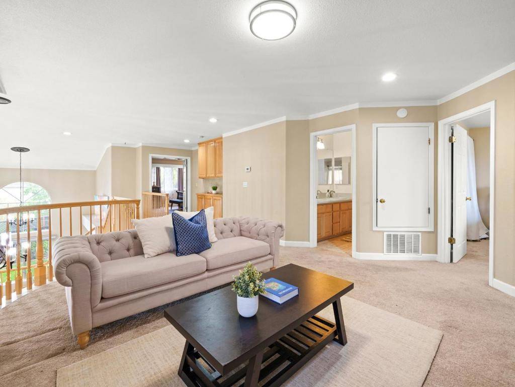 Gilroy, CA 95020,9740 Linnet CT
