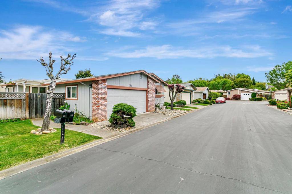 Morgan Hill, CA 95037,253 Forest DR