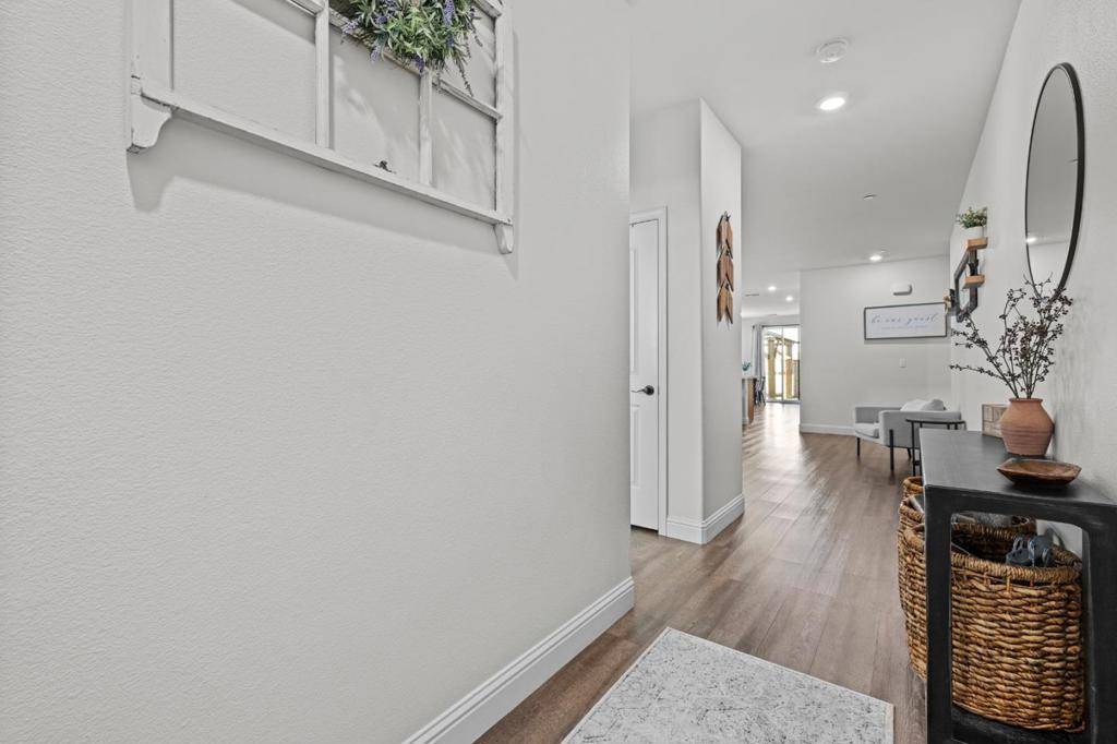 Hollister, CA 95023,2856 Walker WAY