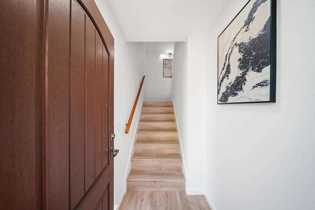 Mountain View, CA 94043,509 Sierra Vista AVE #2