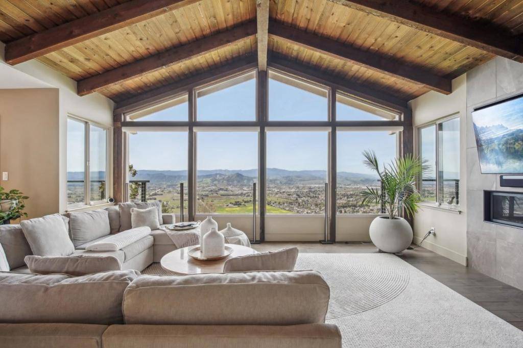 Morgan Hill, CA 95037,3315 Oakwood CT