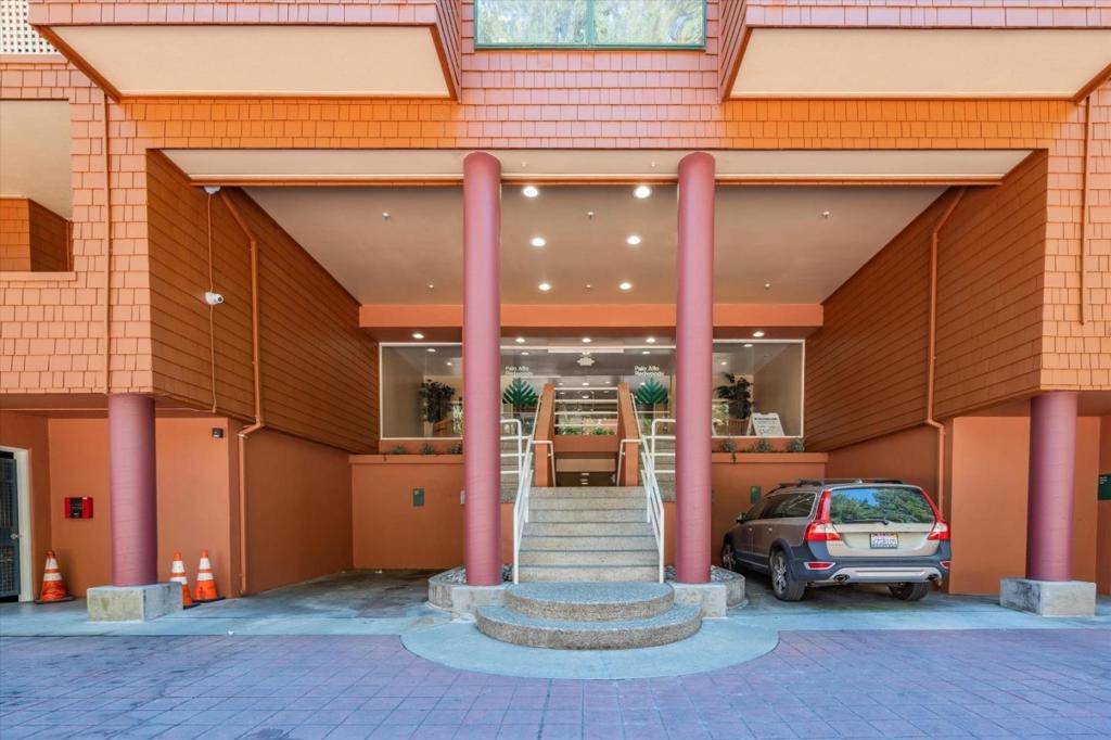 Palo Alto, CA 94306,4250 El Camino Real #B120