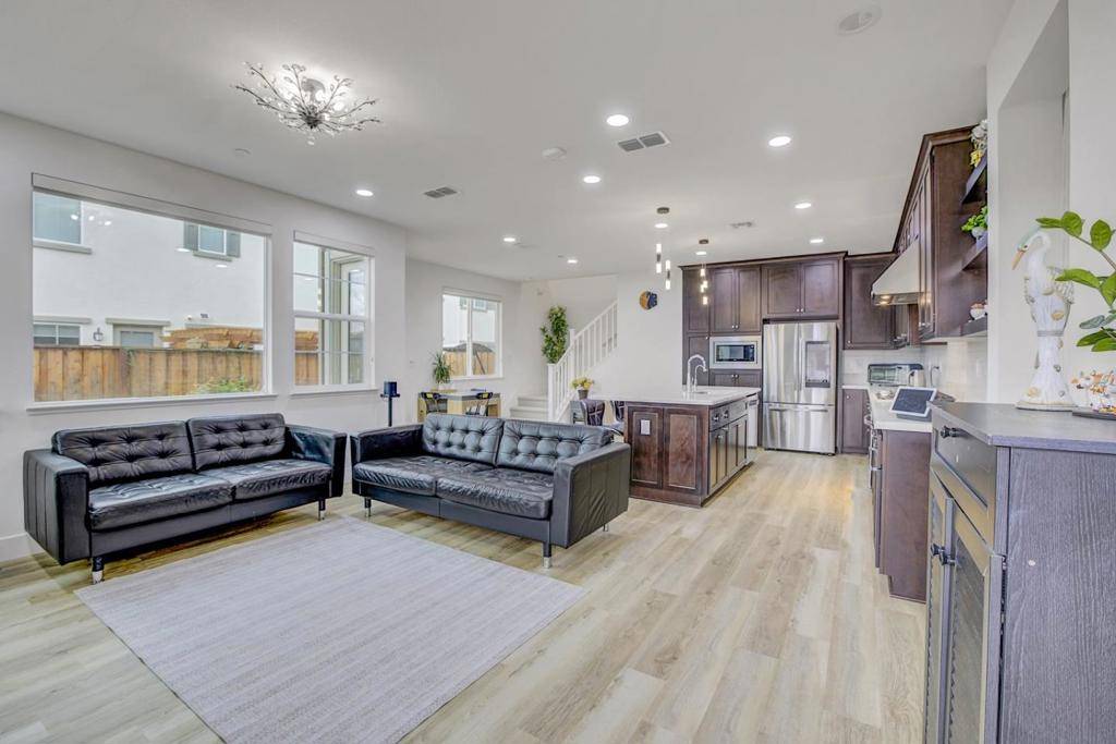 1426 S Central Pkwy Mountain House, CA 95391