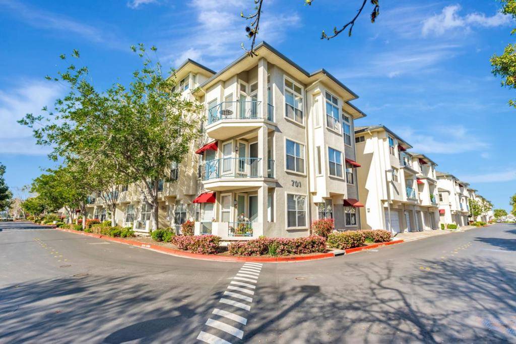 Redwood City, CA 94065,701 Baltic CIR #723