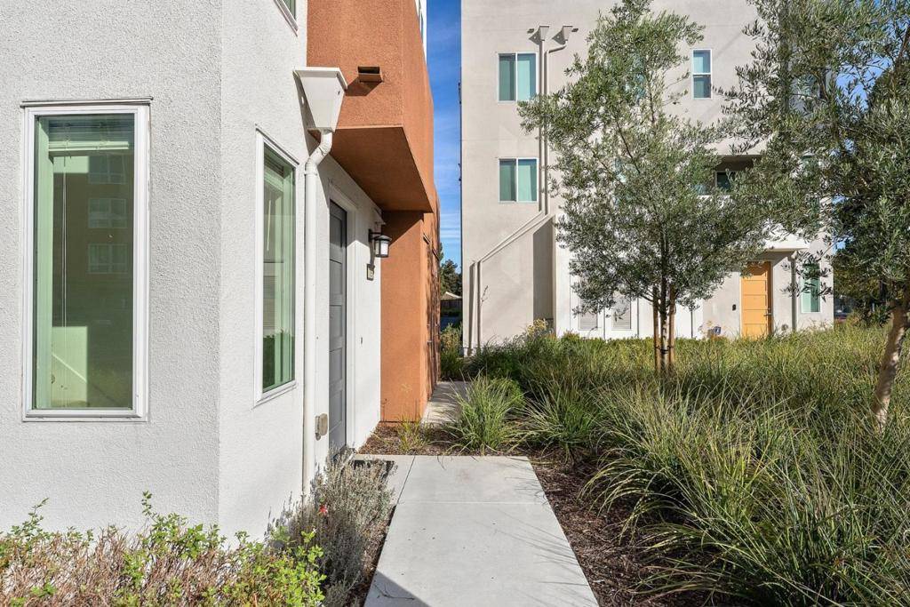 Santa Clara, CA 95051,2903 Corvin DR #115