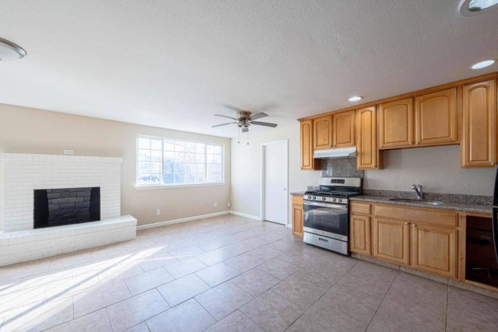Salinas, CA 93905,1424 Del Monte AVE