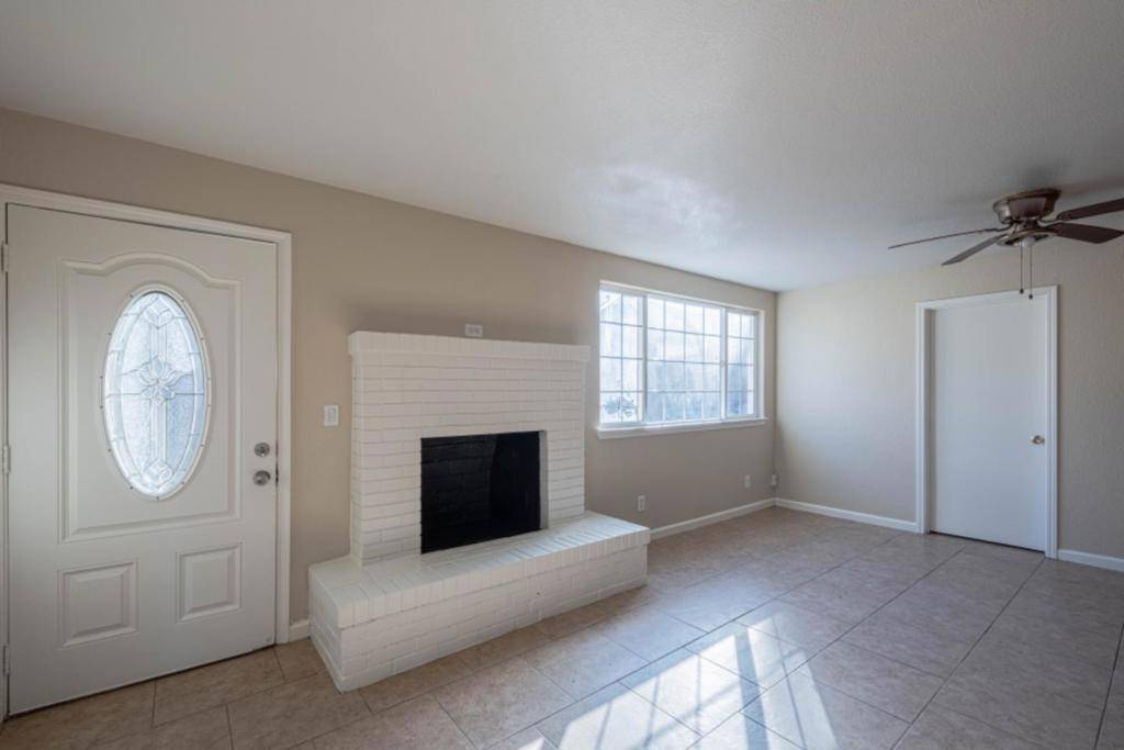 Salinas, CA 93905,1424 Del Monte AVE