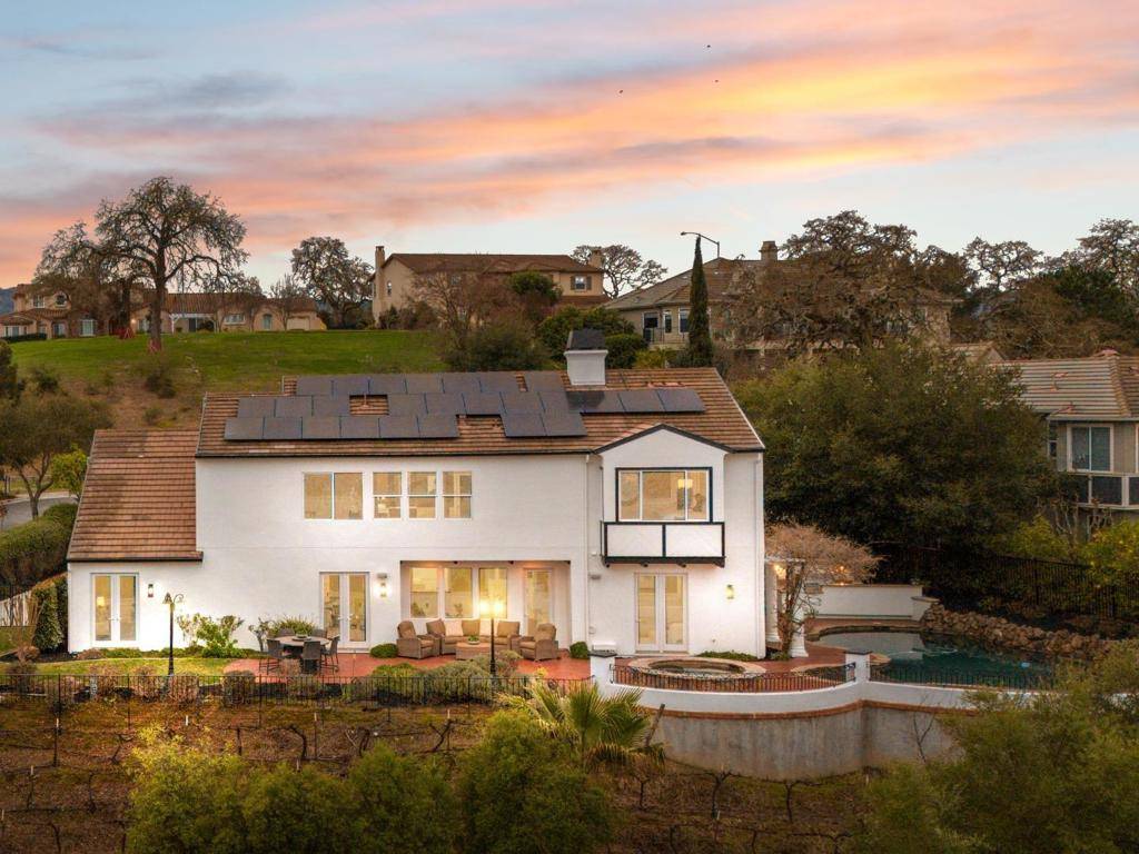 Gilroy, CA 95020,2325 Olea CT