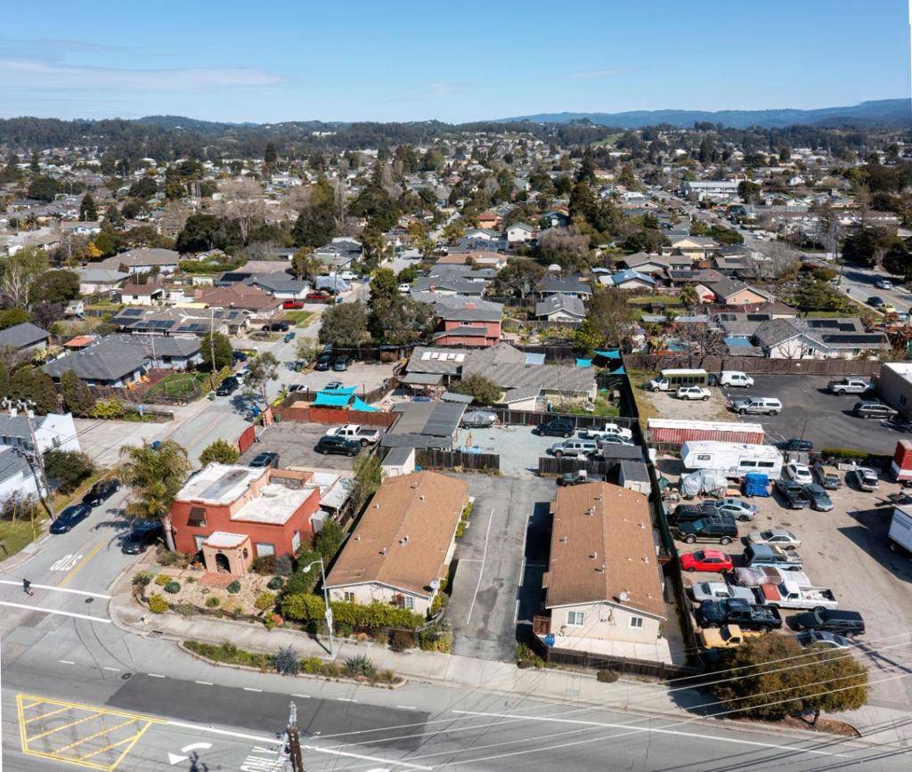 Santa Cruz, CA 95062,1621 Capitola RD