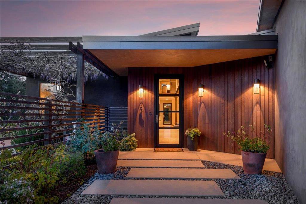 Portola Valley, CA 94028,140 Pinon DR