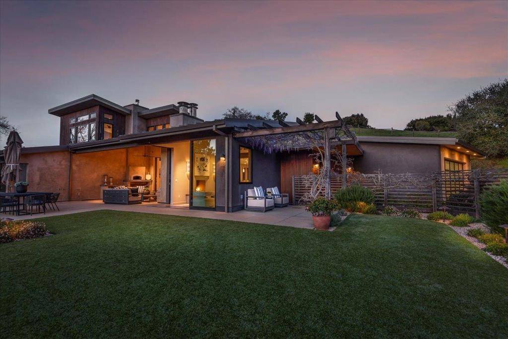 Portola Valley, CA 94028,140 Pinon DR