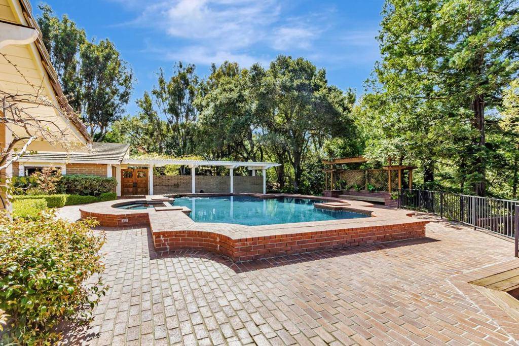 Saratoga, CA 95070,14890 Baranga LN