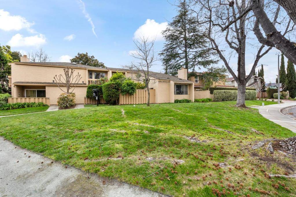 Sunnyvale, CA 94087,125 Connemara WAY #106