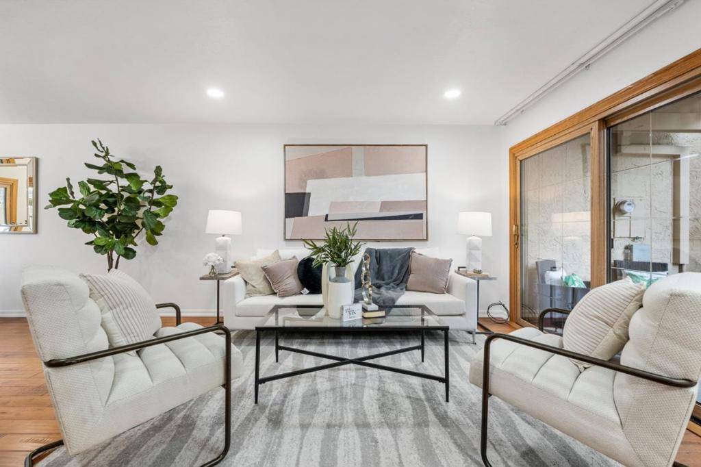Sunnyvale, CA 94087,125 Connemara WAY #106