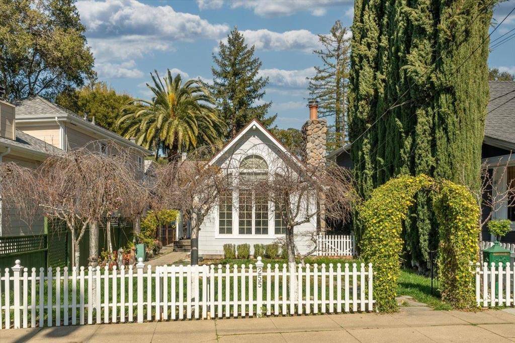 Los Gatos, CA 95030,255 Johnson AVE