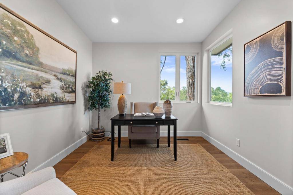 Redwood City, CA 94062,3602 Oak Knoll DR