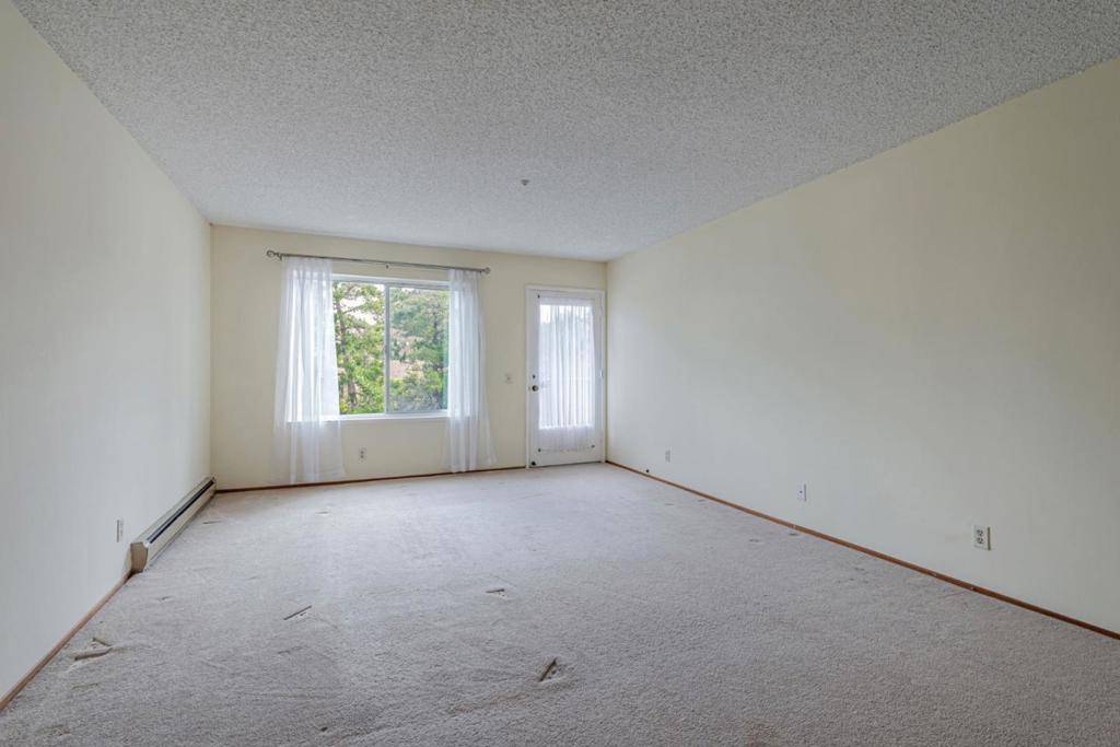 Redwood City, CA 94061,4000 Farm Hill BLVD #211