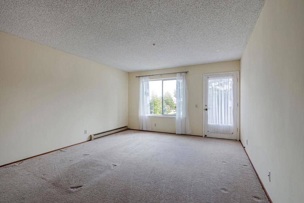 Redwood City, CA 94061,4000 Farm Hill BLVD #211