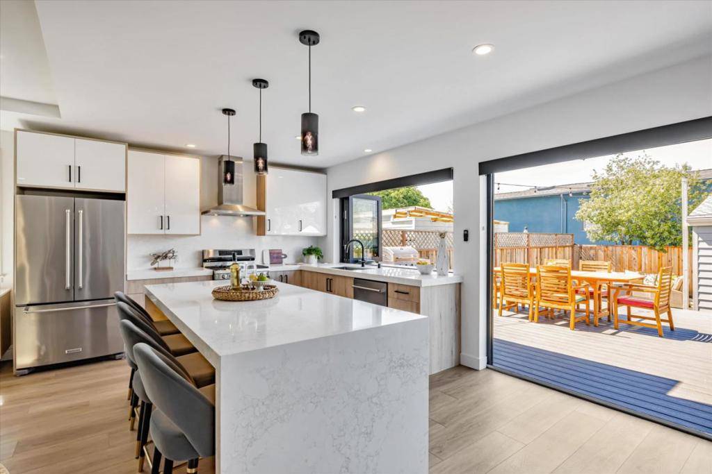 Berkeley, CA 94702,2526 Mathews ST