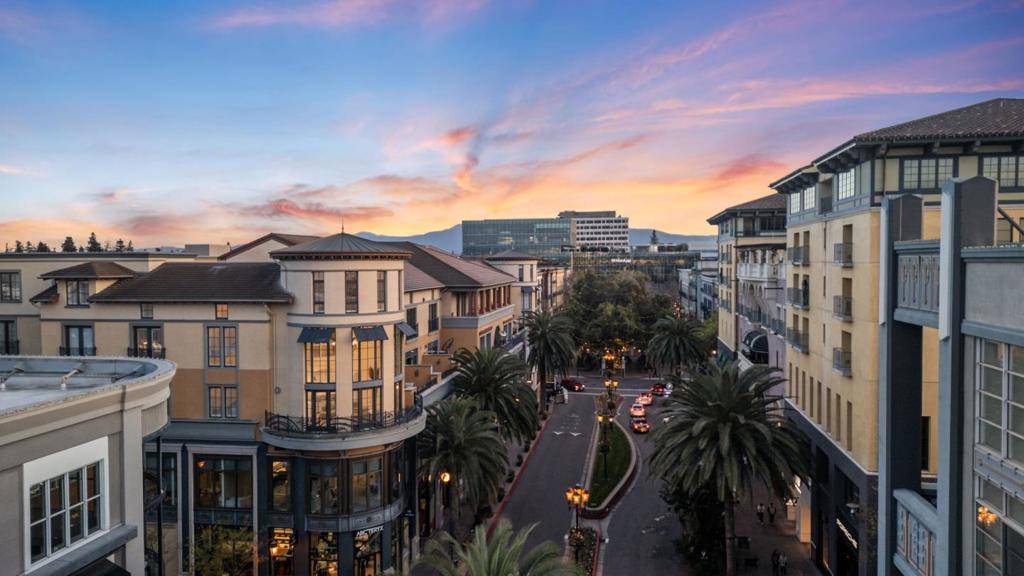 San Jose, CA 95128,356 Santana ROW #306