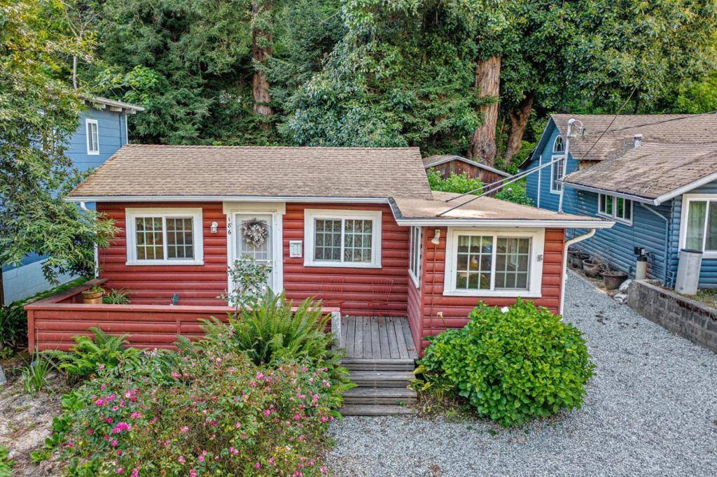 Santa Cruz, CA 95060,186 Saint Bernard ST