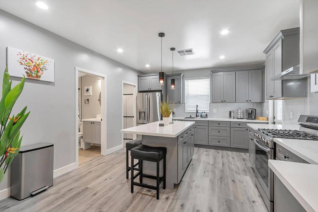 Santa Clara, CA 95050,1690 Washington ST