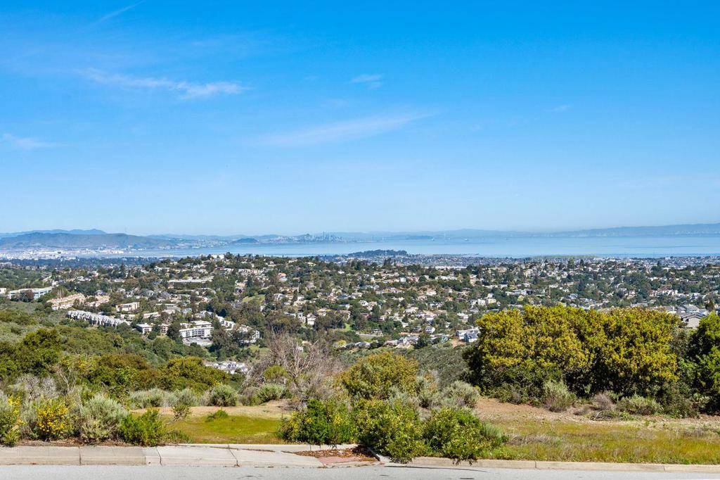 San Carlos, CA 94070,2 Bellflower LN