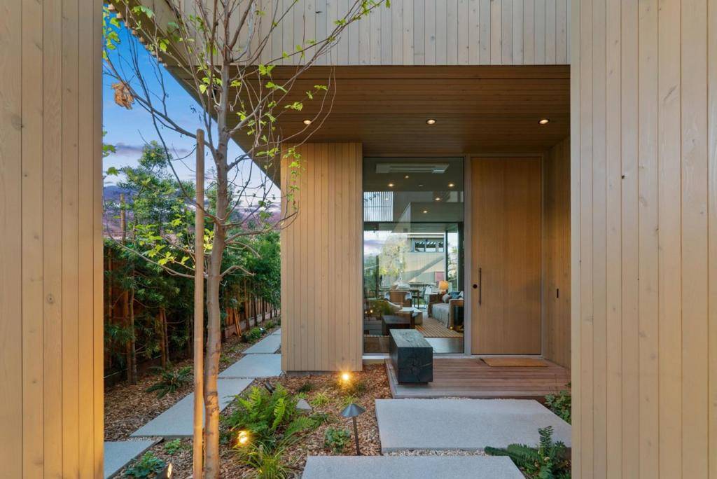 Santa Cruz, CA 95060,345 Oxford WAY