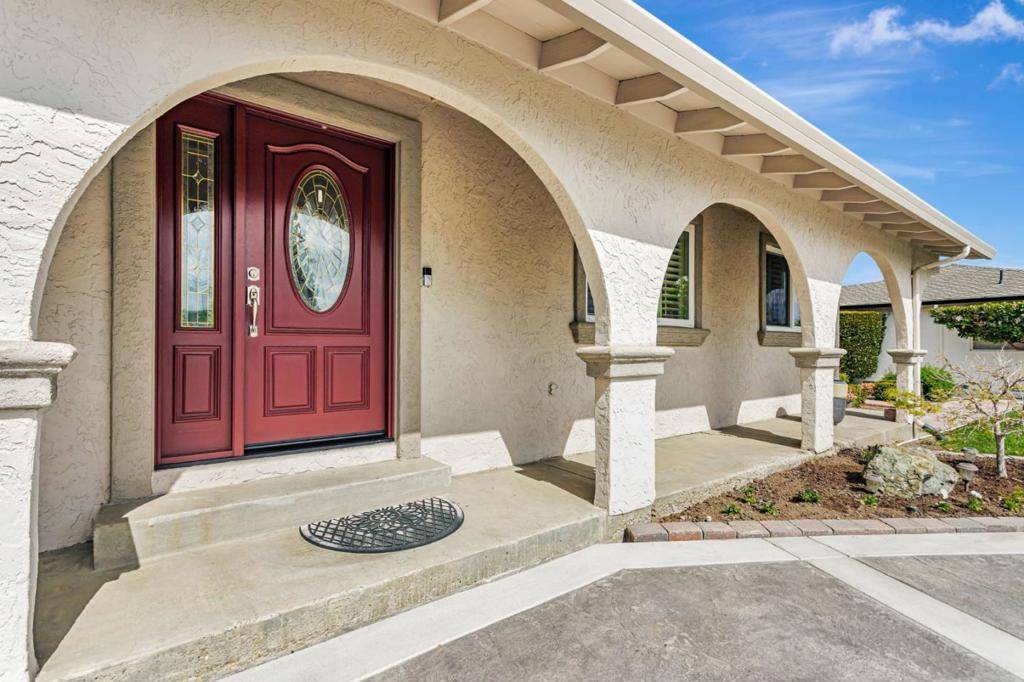 Hollister, CA 95023,337 Marks DR