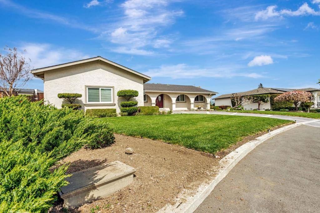 Hollister, CA 95023,337 Marks DR