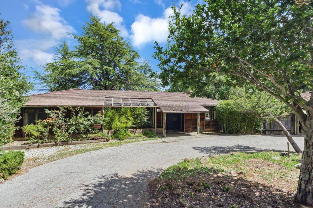 Los Altos Hills, CA 94024,10531 Magdalena RD