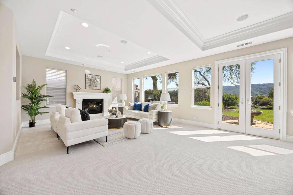 Gilroy, CA 95020,2342 Hoya LN